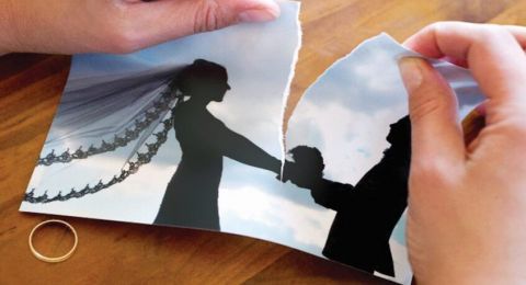 بالثلاثة.. طلاق فنان مصري وزوجته بعد 8 سنوات