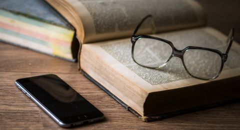 كيف تحافظين على كتبك الورقية في أفضل حال؟ تعرفي إلى طرق العناية بها