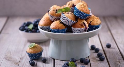 مافن بالتوت الأزرق واللبن