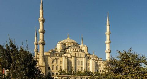 بخصوص صلاة الجمعة والجماعة في الحروب المعاصرة