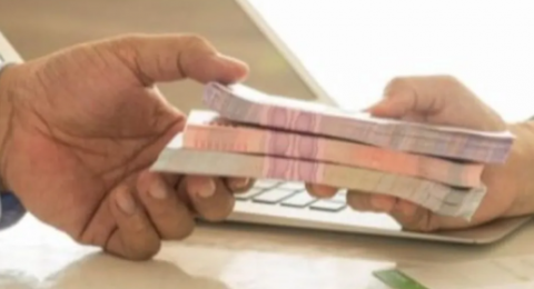 حكم إقراض الابن لأمّه نصيبها من أجرة المحل الموروث، ثم استرداده من الإيجار