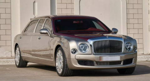 بنتلي مولسان جراند ليموزين: سيارة فاخرة بُنيت للملوك… وإحداها معروضة للبيع الآن