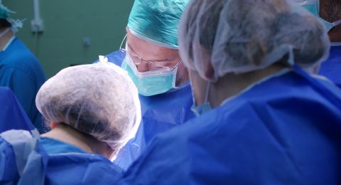 توأم ثلاثي وُلد في المرفق المحصّن تحت الأرض في مستشفى رمبام