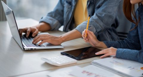 ارتفاع حاد في الإنفاق ببطاقات الائتمان عقب الحرب