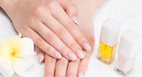 6 خطوات ضروريّة للعناية ببشرة اليدين في كل الظروف