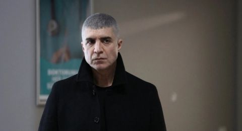 خلاف عائلي يتصاعد: شقيق أوزجان دينيز يتهمه بالفساد المالي