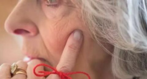 تناول الطعام الصحي في هذه المرحلة العمرية قد يحميك من الخرف