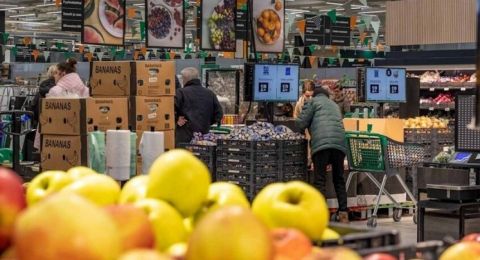 أكبر سلسلة بقالة في فنلندا توقف بيع البضائع الإسرائيلية