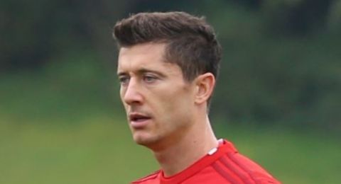 ليفاندوفسكي يكشف: برشلونة طلب مني التوقف عن تسجيل الأهداف لتجنب دفع مكافآت لبايرن ميونيخ