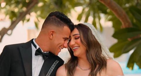 من دون الكشف عن الأسباب.. فنان شهير ينفصل عن زوجته ويوّجه لها رسالة