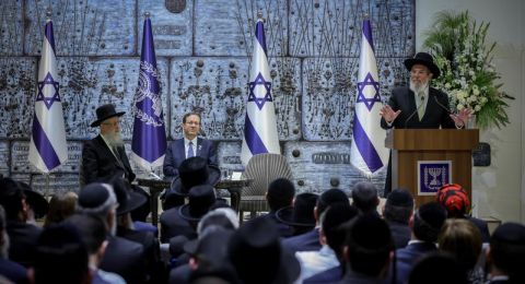 جدل في الكنيست حول تمويل أثاث للحاخام الأكبر بقيمة 50 ألف شيكل