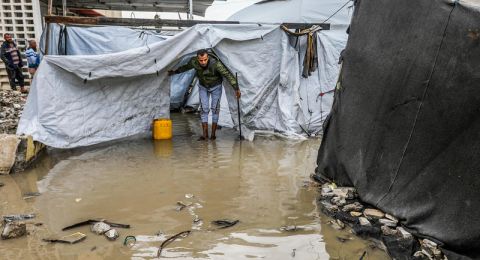 أونروا: آلاف العائلات في غزة تستقبل الشتاء بخيام ممزقة وسط دمار واسع