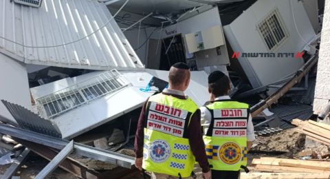 بيت شيمش: انهيار مبنى في شارع بن عزاي وعدد من الأشخاص عالقين تحت الأنقاض