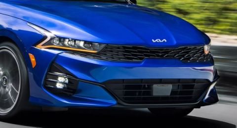 خطر الحريق.. كيا تستدعي 250 ألف سيارة سيدان بسبب عيب قاتـ.ل