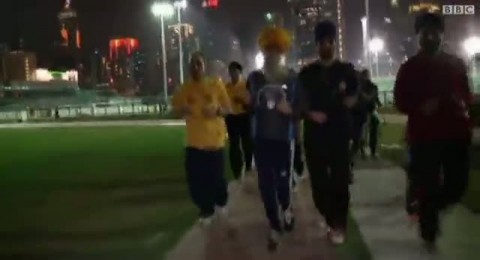 العداء فوجا سينج البالغ من العمر 101 عاماً يقرر الاعتزال العداء فوجا سينج البالغ من العمر 101 عاماً يقرر الاعتزال