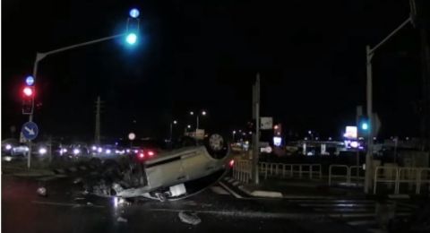 سائق من اللقية، حاول الهرب من الشرطة وهذا ما حدث..