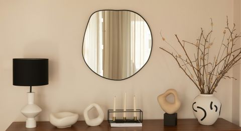 7 أماكن في المنزل لا يجب وضع المرايا بها.. تعرفي إلى الأسباب