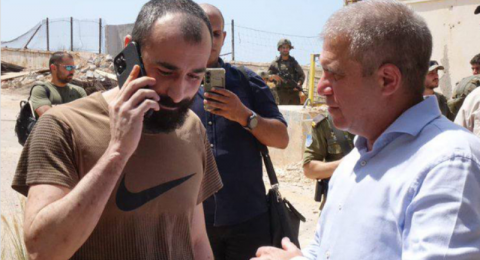 عودة المواطن صالح أبو حسين إلى البلاد بعد أن كان معتقلاً في لبنان لمدة عام تقريبًا