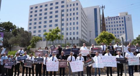 المحامون العرب ينظمون وقفة احتجاجية في الناصرة للمطالبة بوقف الحرب والتجويع