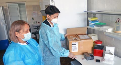 وفاة طفل ثانٍ بالحصبة في إسرائيل منذ بداية التفشي وارتفاع إصابات كورونا مع متحوّر جديد