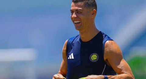 حشود جماهيرية ومسيرة تروى.. كريستيانو رونالدو يفاجئ جماهيره في متحفه بهونغ كونغ