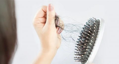 ابتعدي عنها.. حميات غذائية تسبب تساقط الشعر