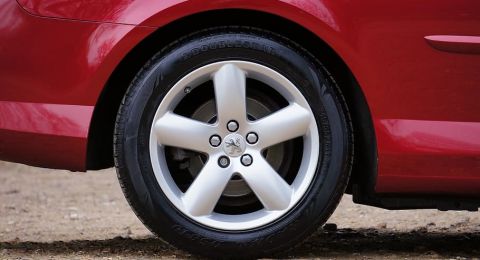 نصائح لاختيار الإطارات المناسبة للسيارة