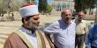 الطيبي من باحات الأقصى: بعد افراغ المسجد من المصلين ومنع صلاة للمسلمين، المستوطنون يصلّون تحت أعين الشرطة!!