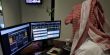 البنوك تضغط على الأسهم السعودية وصناعات قطر تصعد ببورصة الدوحة