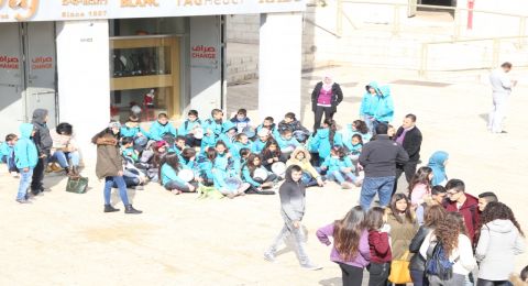 طلاب مدارس الناصرة مع الأستاذ بشارة ندّاف يقدمون لوحات فنية موسيقية في الميلاد