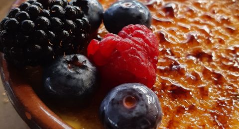 طريقة تحضير حلوى الكريم بروليه الفرنسية