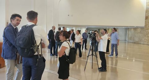 المحكمة العليا في إسرائيل تأجل البت في مسألة دخول الصحافيين إلى غزة لـ 30 يومًا اضافيًا