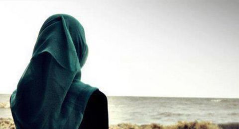 للمرة الأولى.. فنانة تطل بالحجاب في مهرجان الجونة (صور)