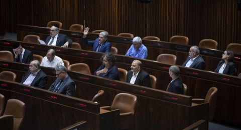 تشريعات انتخابية جديدة في إسرائيل تستهدف العرب وتعزز معسكر اليمين قبيل الانتخابات المقبلة