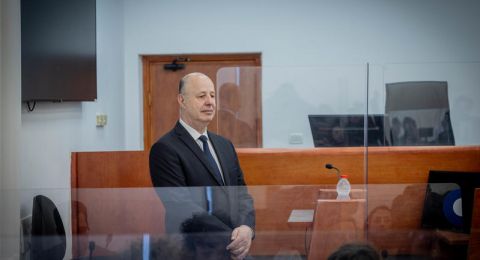 تساحي هنغبي يُقال من منصبه بعد معارضته احتلال غزة ودعمه لاتفاق جزئي مع حماس