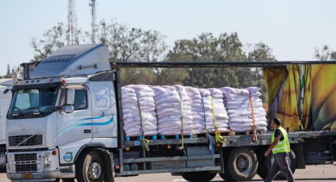 إسرائيل توقف إدخال المساعدات الإنسانية إلى غزة حتى إشعار آخر