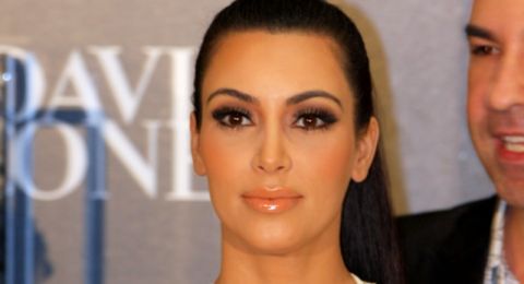 بسبب زوجها السابق..إصابة كيم كارداشيان بمرض دماغي خطير!