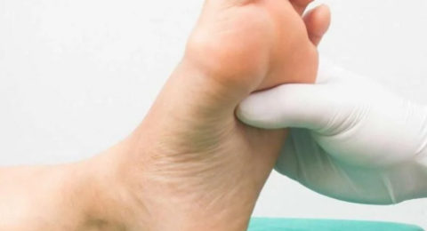 تقدم طبي جديد في علاج القدم السكرية: نجاح عمليات دقيقة لإنقاذ الأرجل من البتر