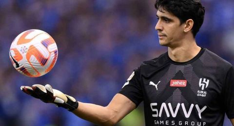 تصريحات مثيرة لياسين بونو بعد اعتداء رجال الأمن عليه بالضرب لسبب غريب