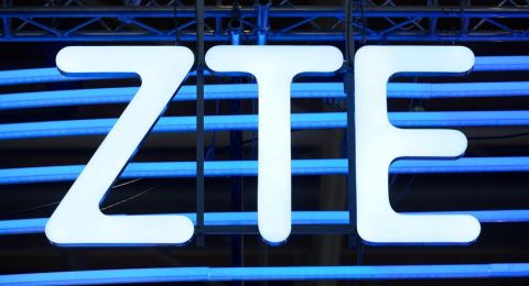 ZTE تطرح هاتفا بتقنيات متطورة