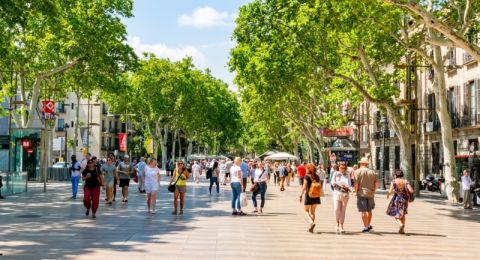 10 شوارع تجمع بين التاريخ والحداثة تستحق الزيارة في برشلونة