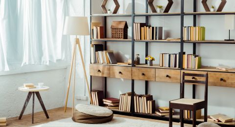 طرق تنسيق وحدات التخزين بشكل أنيق وعملي في المنزل المودرن