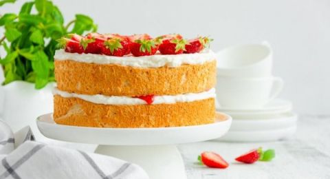 كيك الفراولة بالكريمة