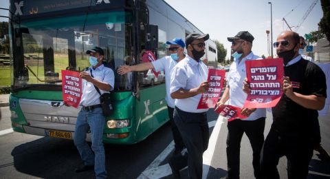 شركات نقل عامة تعلن إضرابًا تحذيريًا الثلاثاء احتجاجًا على عدم تعويض السائقين