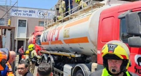 تخليص عامل سقط داخل شاحنة سولر بحيفا..اصابته خطيرة