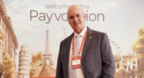 باسبورت كارد، مهم للمسافرين يوفر آلاف الشواقل خلال رحلتهم للخارج