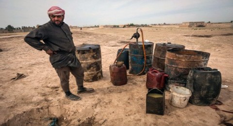 الاتحاد الاوروبي يقرر السماح بشراء النفط من المعارضة السورية الاتحاد الاوروبي يقرر السماح بشراء النفط من المعارضة السورية