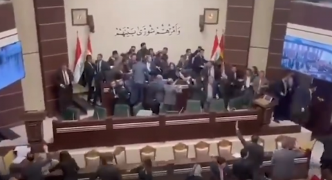عراك بالأيدي في برلمان كردستان العراق بسبب قانون الانتخابات!