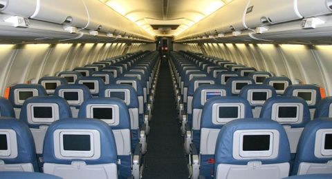 لماذا تكون مقاعد الطائرة زرقاء دوماً؟