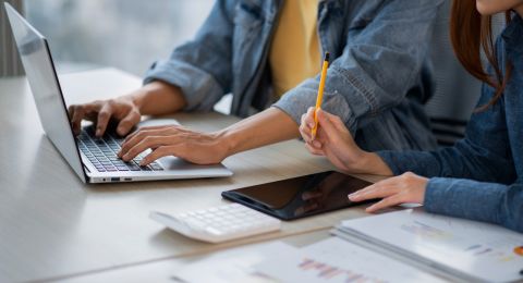 حكم قبول الموظف الهبة إذا كانت تعويضا عن ضرر أصابه